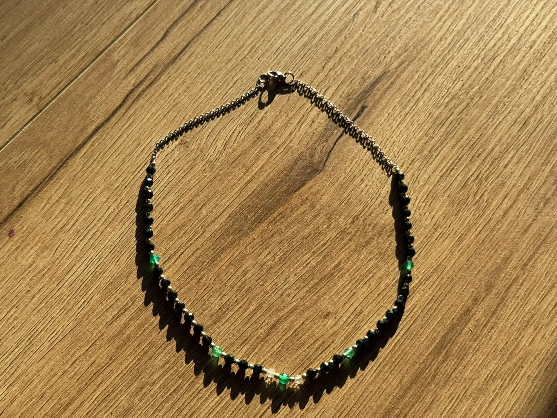 Naszyjnik czarny z zielonym 1