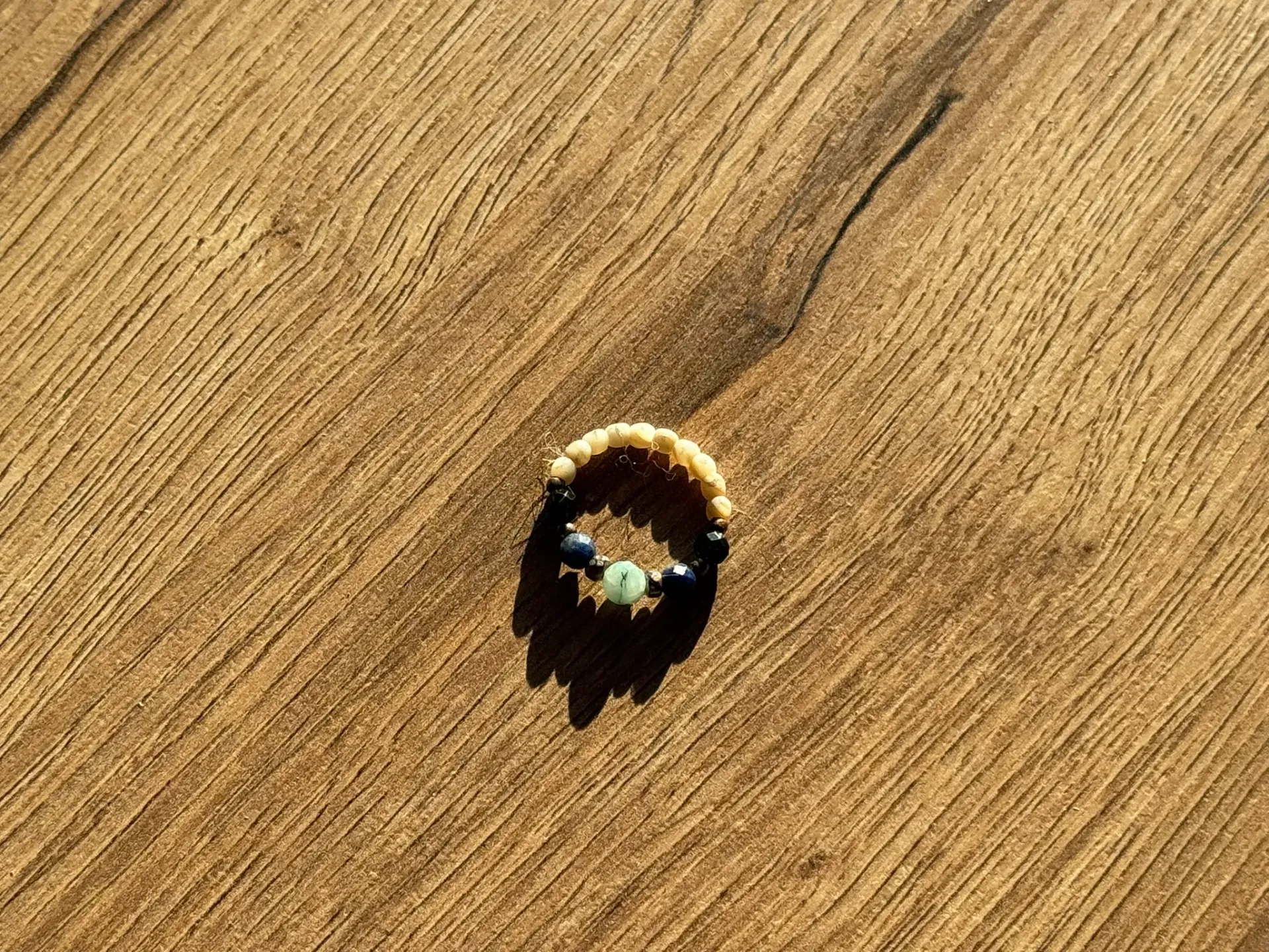 Pierścionek jasny ciemny 1