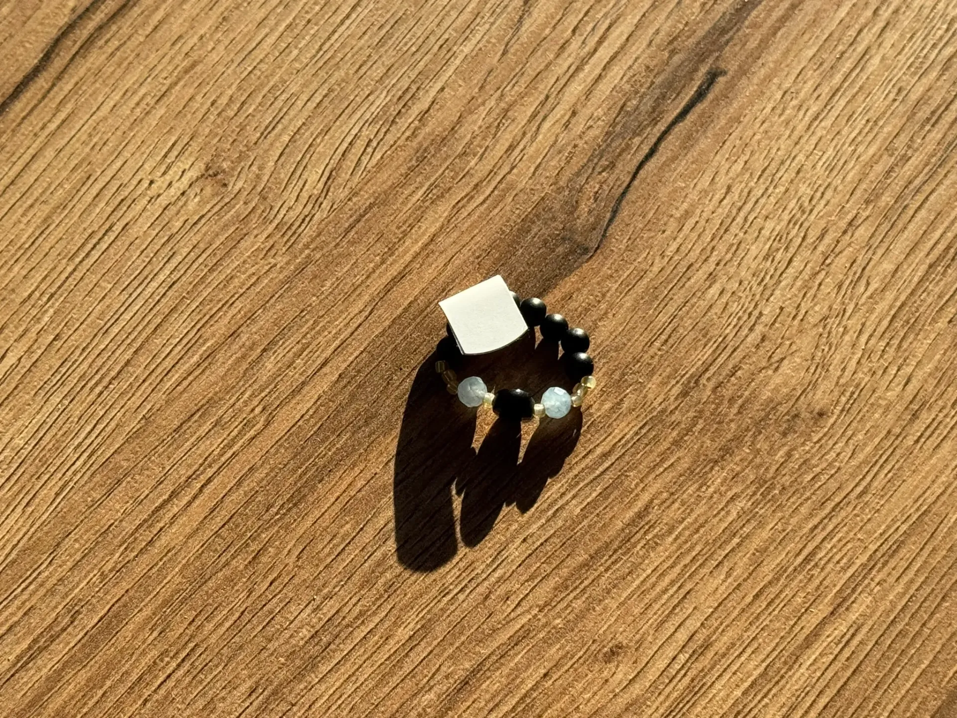 Pierścionek ciemny 2