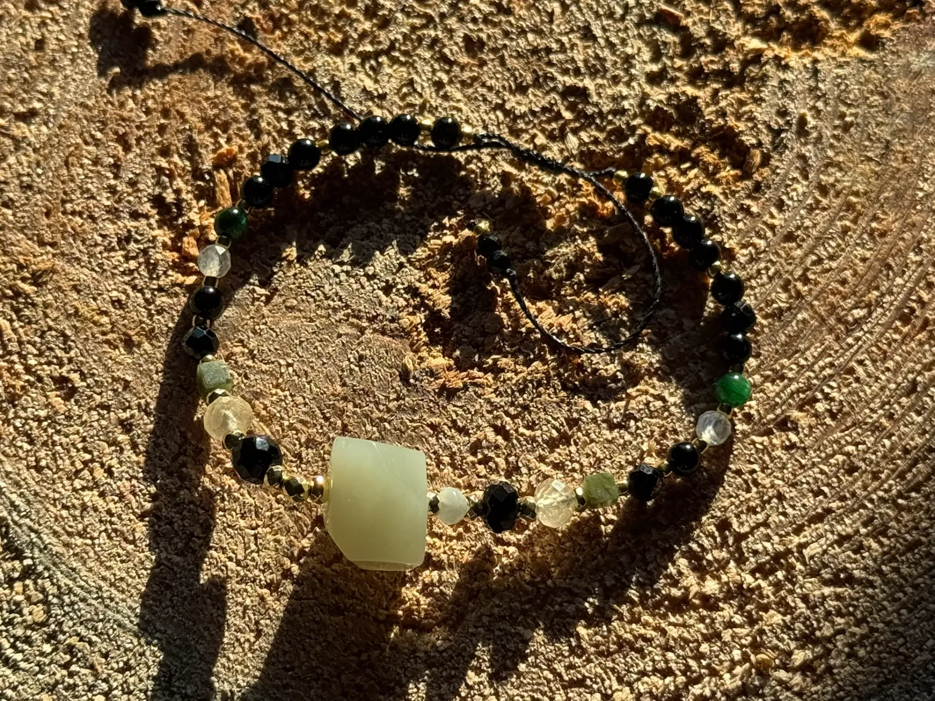 Bransoletka bez z duzym kamieniem