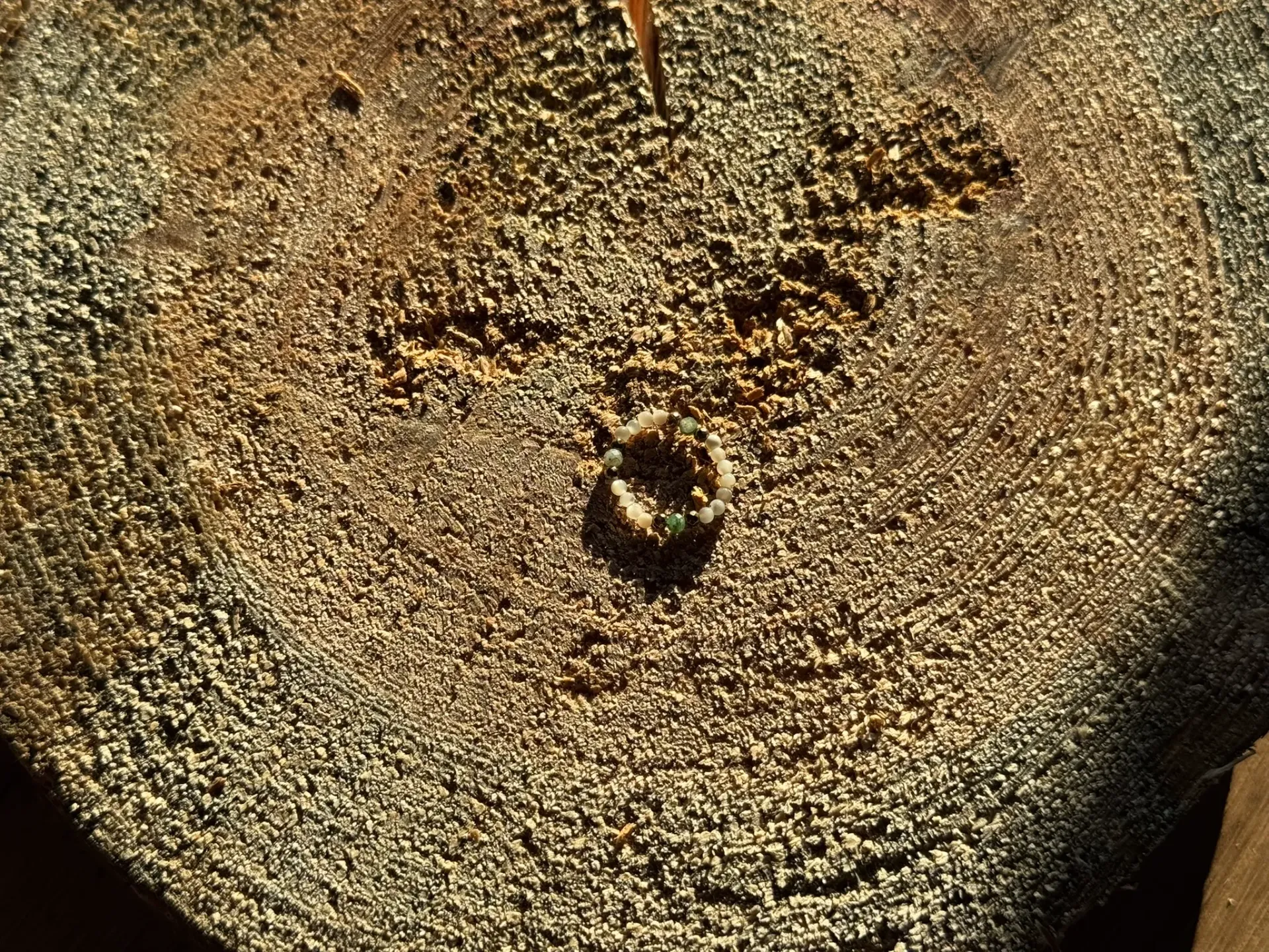 Pierścionek jasny z zielonym 1