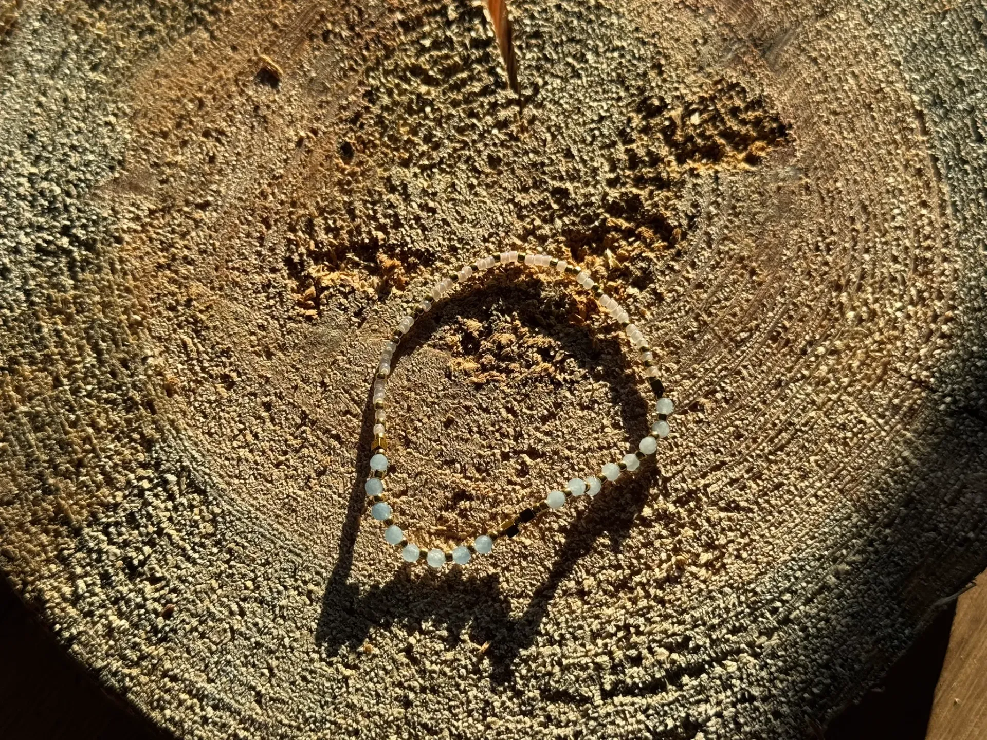 Bransoletka biala bezowa